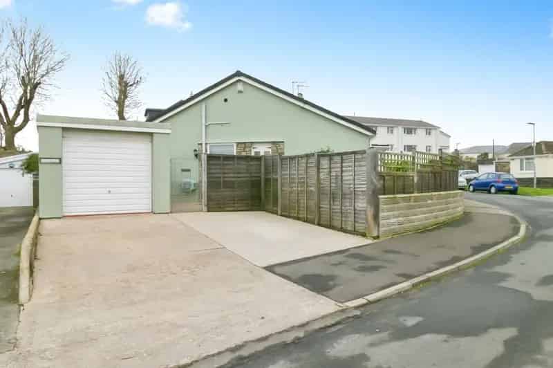 2 Bedroom Semi Detached Bungalow For Sale
