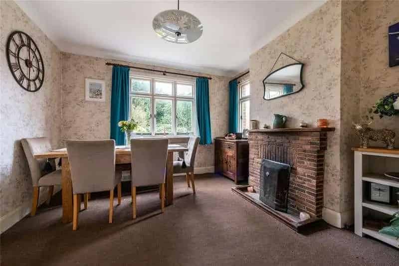 4 Bed Detached House with Outbuildings and 2.2 Acres