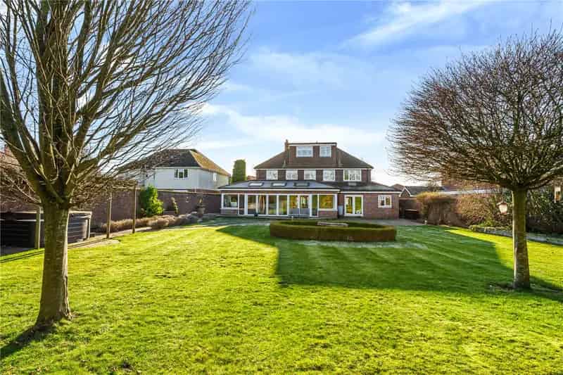 5 Bedroom House in Basingstoke