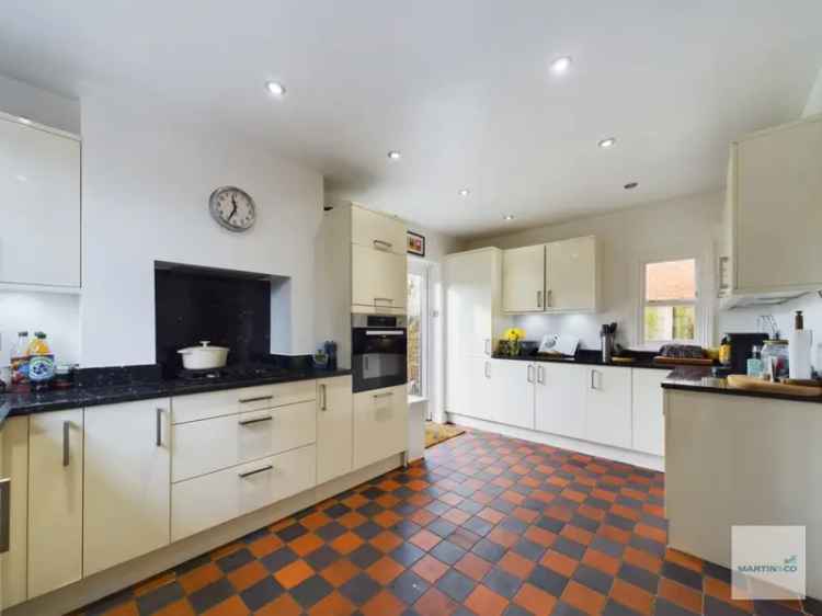 3 Bedroom Victorian House For Sale Detached Double Fronted Garage Parking