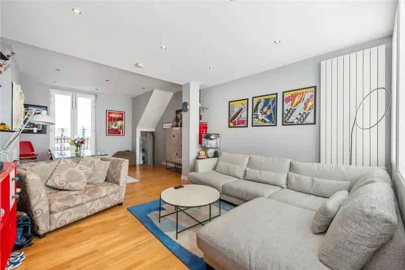 3 Bedroom Maisonette near Highbury Islington Station