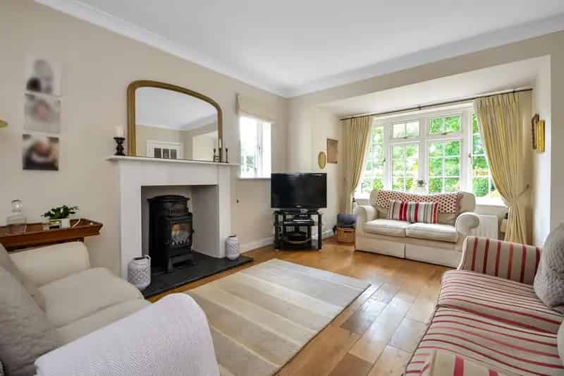 4 Bedroom Detached House Hambledon Hampshire