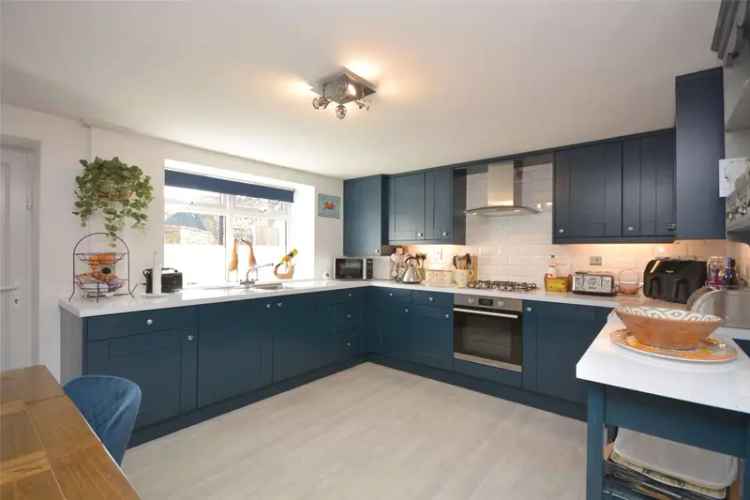 House For Sale in Leeds, England