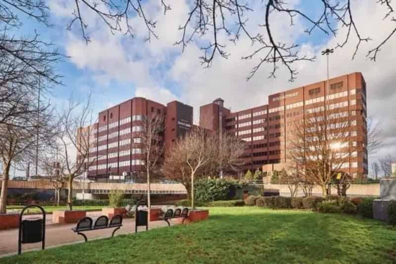 1 Bedroom Apartment in Luxury Broadway Residences