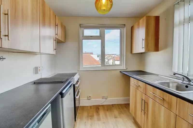 2 Bedroom Maisonette Southville Near North Street