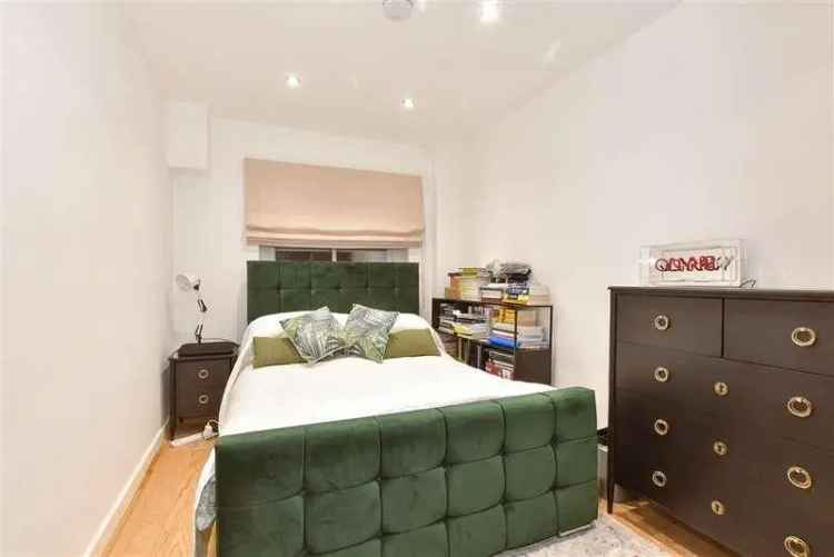 3 Bed Flat for Sale in Canterbury - Commuters Dream