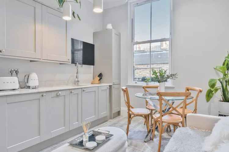 Stylish Newly Refurbished 2-Bedroom Apartment Near Earls Court