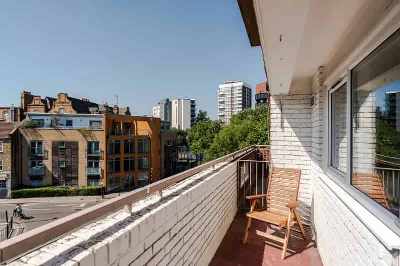 Three Bedroom Apartment Limehouse East London