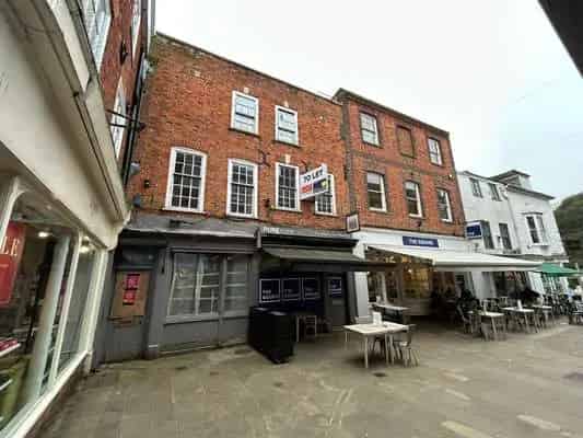Commercial Unit to Rent in Winchester City Centre