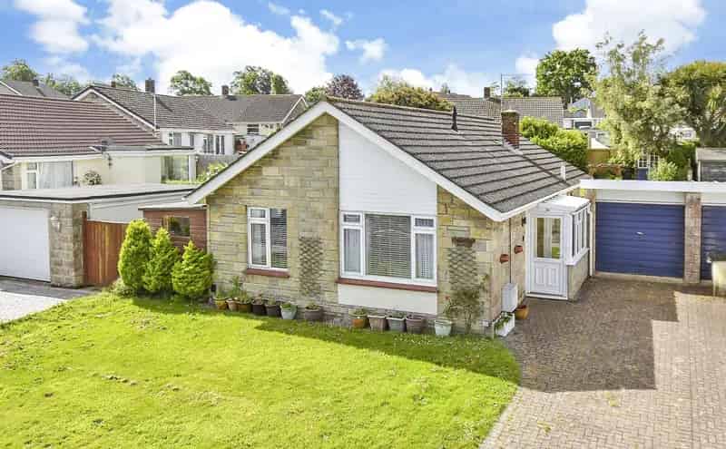 3 Bedroom Detached Bungalow for Sale Appley Isle of Wight