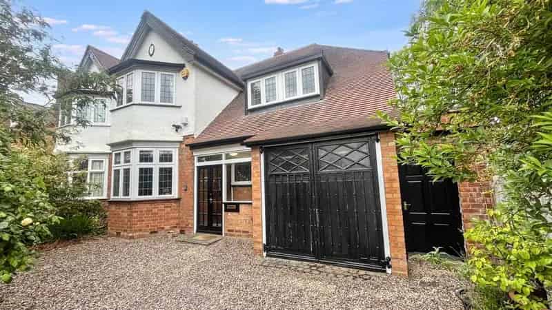 4 Bedroom Semi-Detached House for Sale