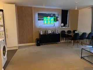 2 Double-Bedroom Apartment Castle Hill Near Schools Shops Parks