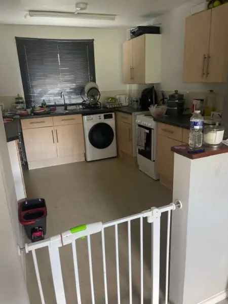 Flat For Rent in Chichester, England