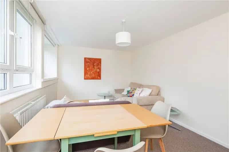 Large First Floor Apartment Near Battersea Square