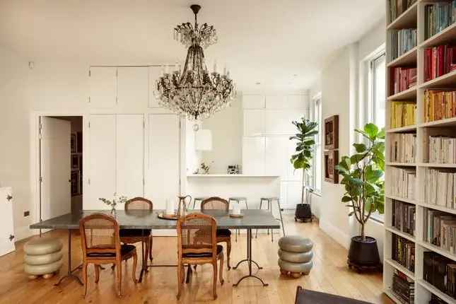 Flat for sale in Westbourne Grove, London W2