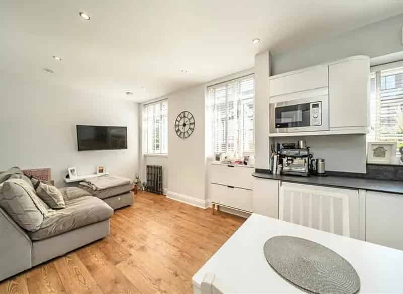 Refurbished Studio Apartment near Kensington High Street