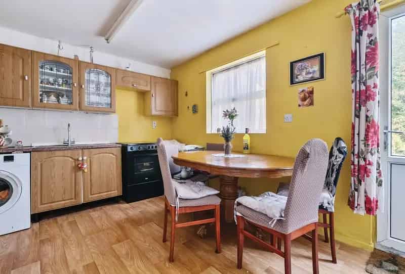 2 Bedroom House for Sale Camberley Road