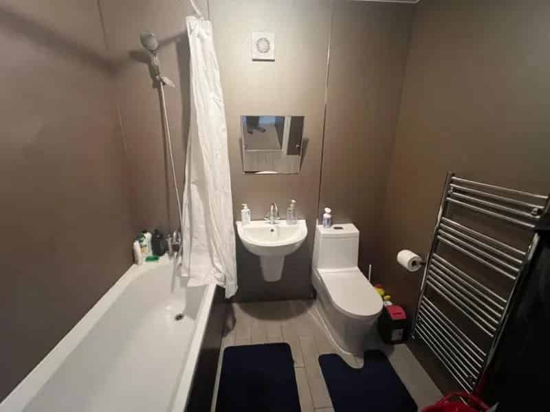 2 bedroom Flat
 To Let