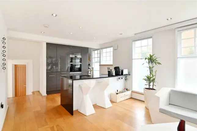 Flat for sale in Manchester Road, Isle Of Dogs, London E14