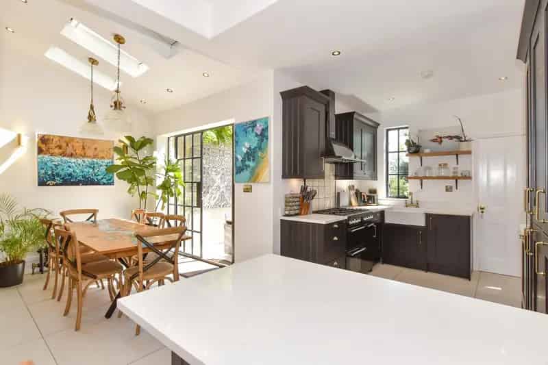 Semi-Detached House for sale with 4 bedrooms, Russell Road, Buckhurst Hill