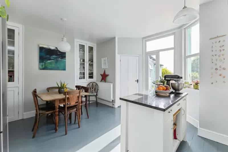 Five Bedroom House with Stunning Coastal Views in West Hill Hastings