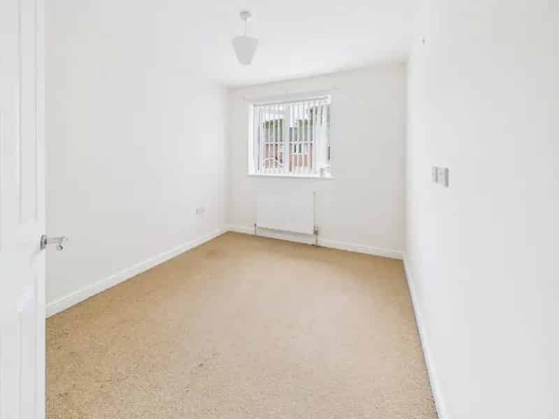 4 Bed Family Home for Sale Near Town Centre