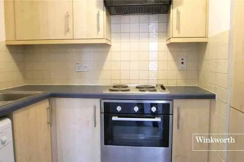 Studio Flat for Sale Near New Barnet Station