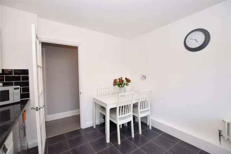 2 Bed Flat for Sale - Ground Floor Maisonette with Garage