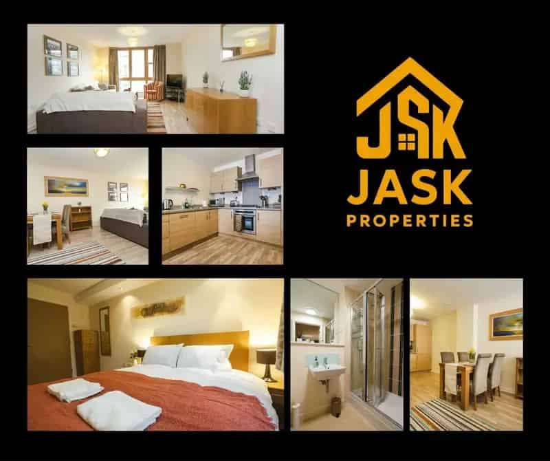 2 Bedroom Harbourside Apartment Bristol - Modern, Furnished