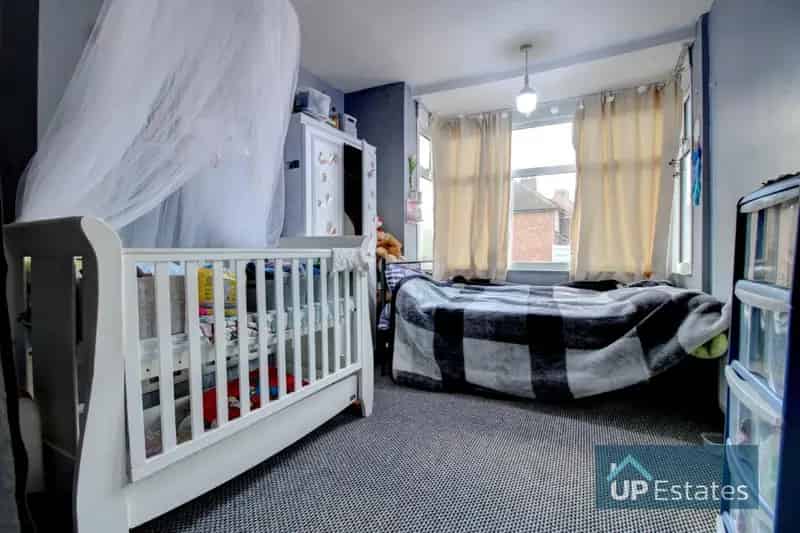 3 Bedroom Terraced House to Rent No Onward Chain