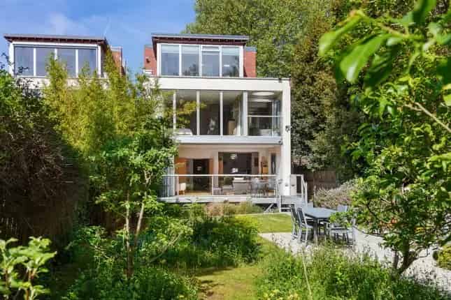 Semi-Detached House for Sale in London SE3