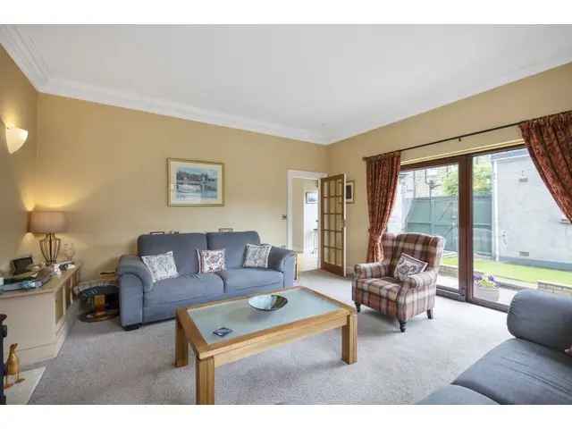 4 Bedroom Detached House for Sale in Corstorphine