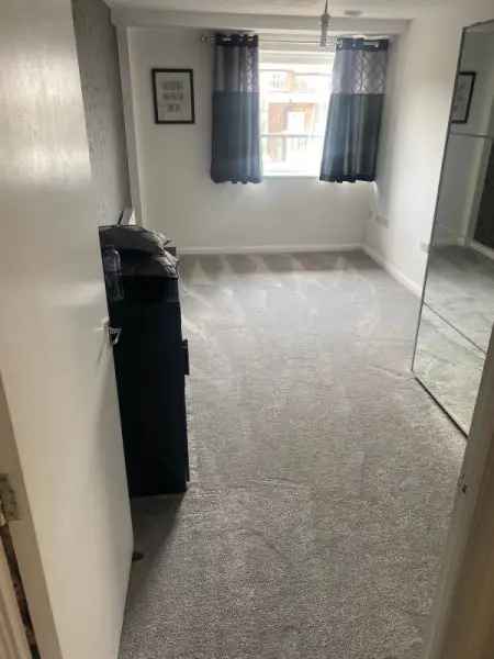 Flat For Rent in Waverley, England