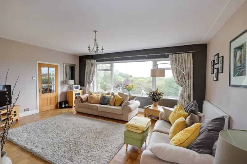 4 Bedroom Detached House to Rent