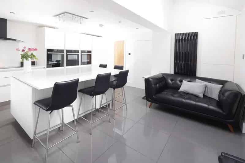 3 Bedroom Cottage for Sale in Water Orton Village