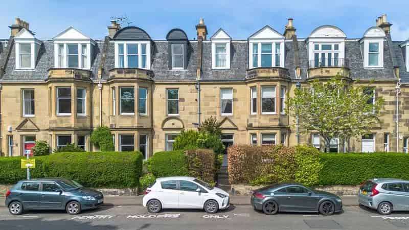 6 bedroom terraced house for sale