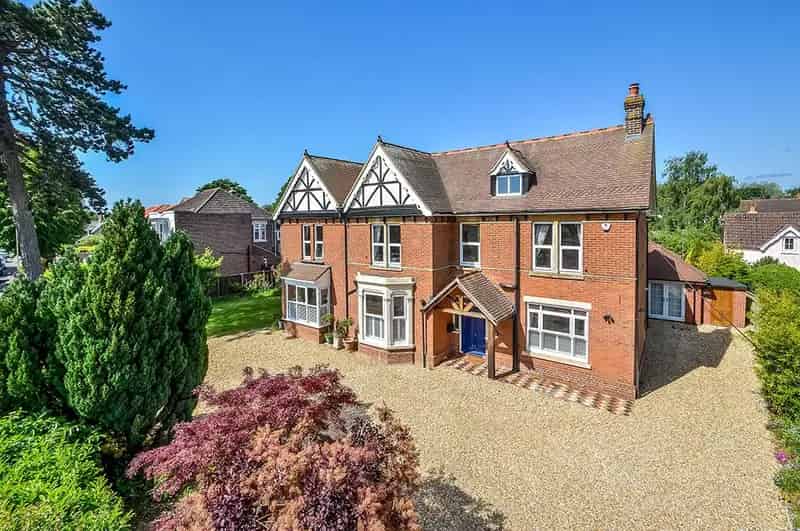 5 Bedroom Detached House with Annexe Havant Hampshire
