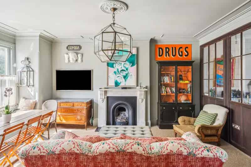 Barnes Village 2-Bedroom Apartment  Elegant Period Features Near Transport