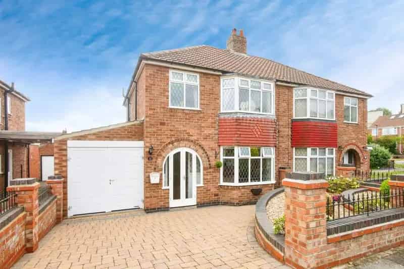 3 Bedroom House For Sale Near York Station