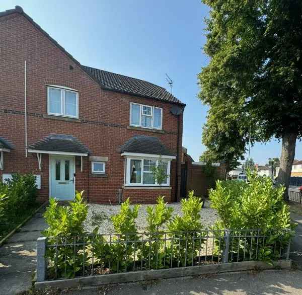 4 Bedroom Semi Detached House Double Driveway Large Garden