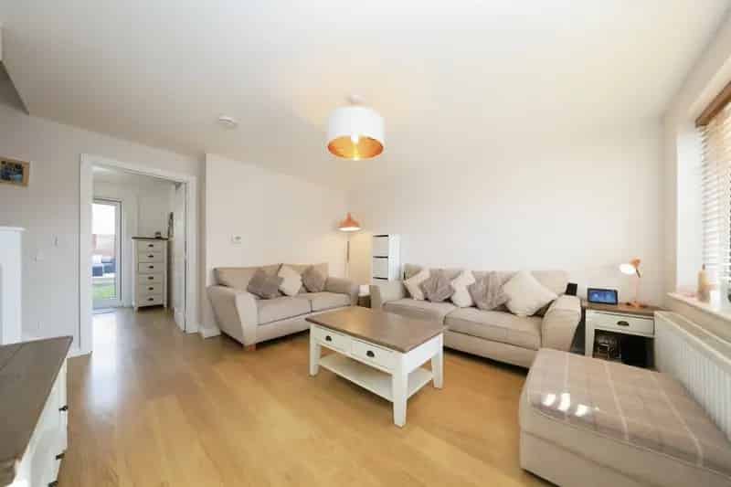 Three Bedroom End Terraced House Near Brintons Park