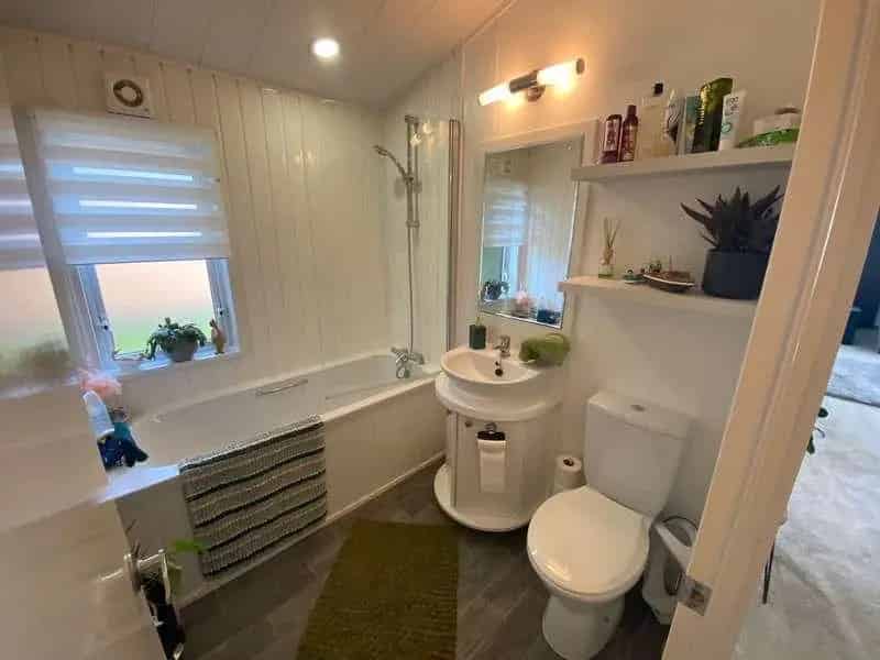 2 Bed 2 Bath Luxury Lodge For Sale
