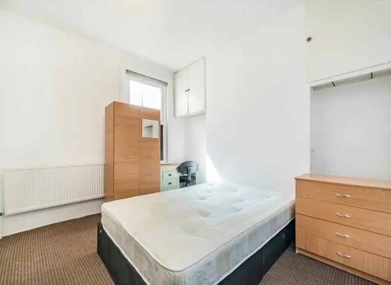 Four Double Bedroom House in Tooting