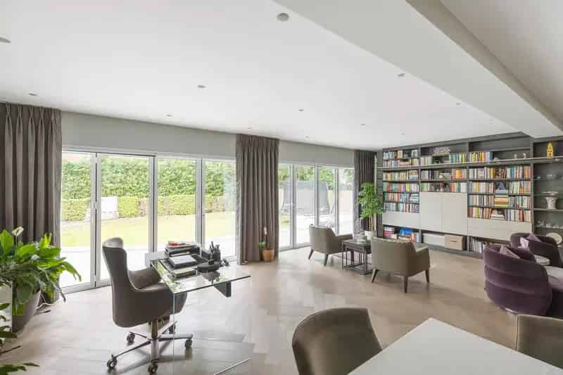 6 Bedroom Detached House Haymills Estate Ealing