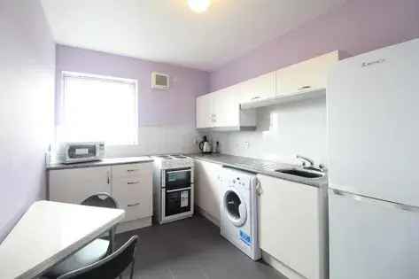 2 Bedroom Furnished Flat Aberdeen City Centre 68m²