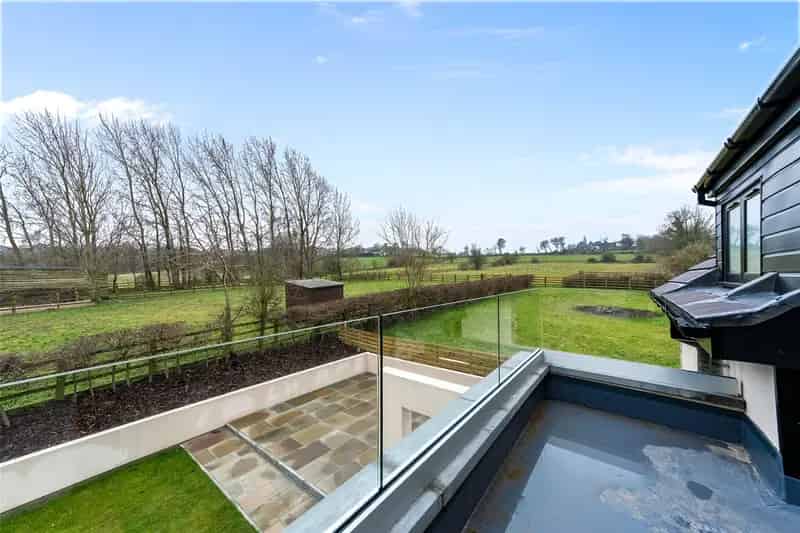 Modern Family Home with Breathtaking Views and Additional Building Plot