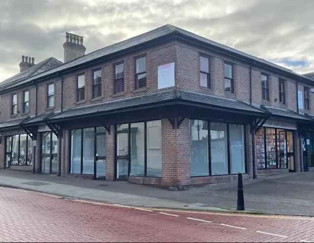Commercial property For Rent , Winkfield, England