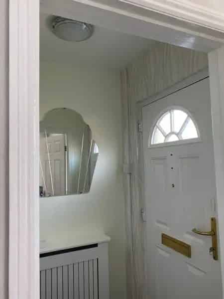 2 Bed Semi Detached House New Kitchen & Bathroom Large Garden Solar Panels