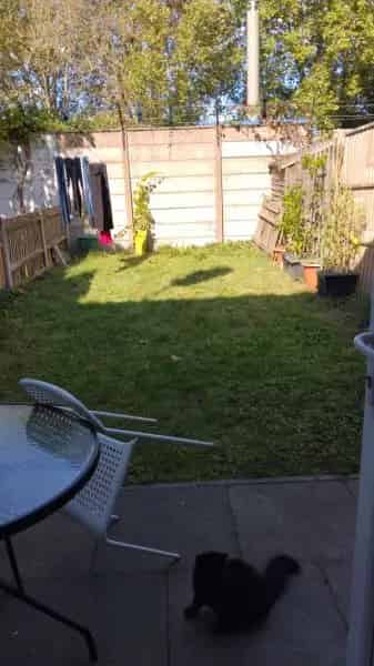 2 Bedroom House with Private Garden Near Station