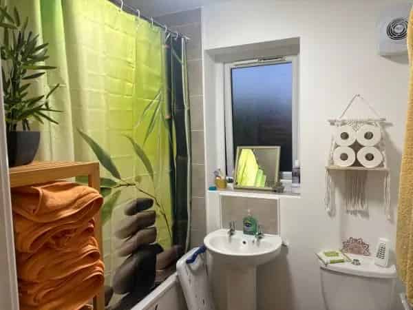 2 Bed End Property Semi Rural Large Gardens New Kitchen Bathrooms